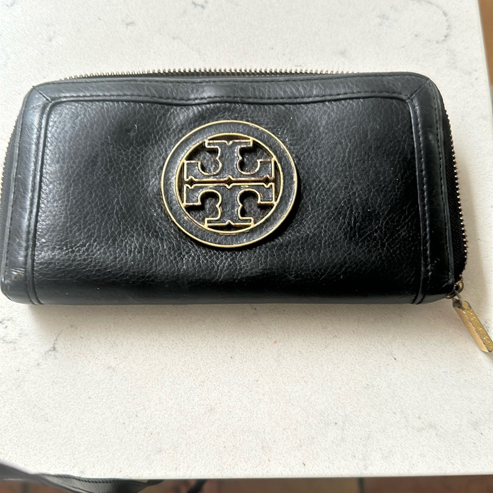 Tory Burch pebble leather full sized black wallet